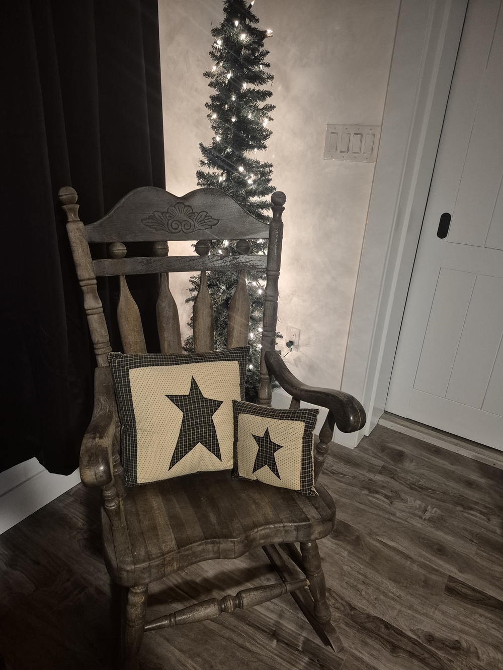 Primitive Black Star Accent Pillows Set